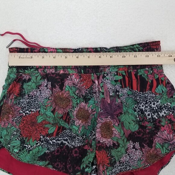 Like NEW Lululemon 4 Choose a Side 3" Athletic Shorts Ruby Red / Zen Floral - Picture 12 of 12